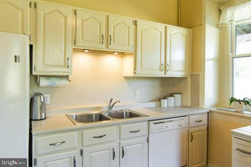 3333 Flickinger Road Westminster, MD 21158 - Photo 4 of 51 Dishwasher