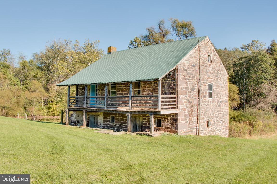 3333 Flickinger Road Westminster, MD 21158 - Photo 34 of 51 Spring House needs TLC - full of space