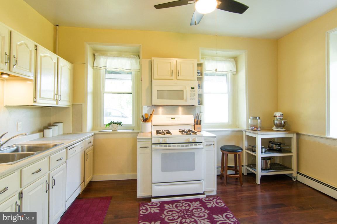 3333 Flickinger Road Westminster, MD 21158 - Photo 5 of 51 Built-in Microwave
