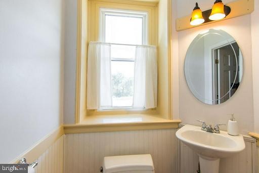 3333 Flickinger Road Westminster, MD 21158 - Photo 8 of 51 Half Bath