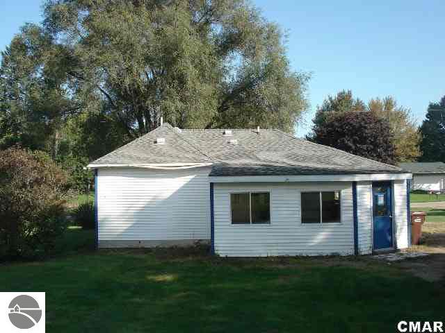 8102 East Pleasant Valley Road Shepherd, MI 48883 - Photo 14 of 20 1767255-13.JPG