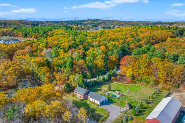 $960,000 | 160 Memorial Highway, North Yarmouth, ME 04097