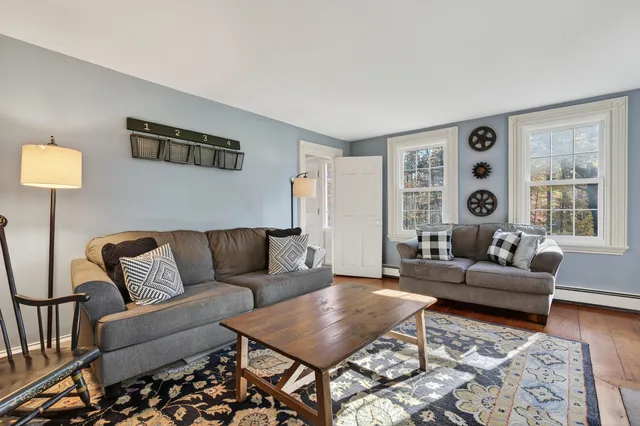 $960,000 | 160 Memorial Highway, North Yarmouth, ME 04097