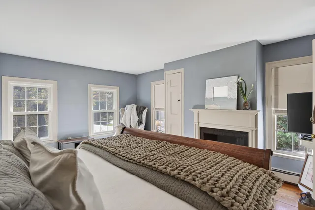 $960,000 | 160 Memorial Highway, North Yarmouth, ME 04097