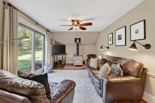 $960,000 | 160 Memorial Highway, North Yarmouth, ME 04097