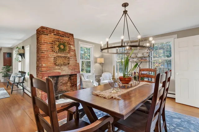 $960,000 | 160 Memorial Highway, North Yarmouth, ME 04097