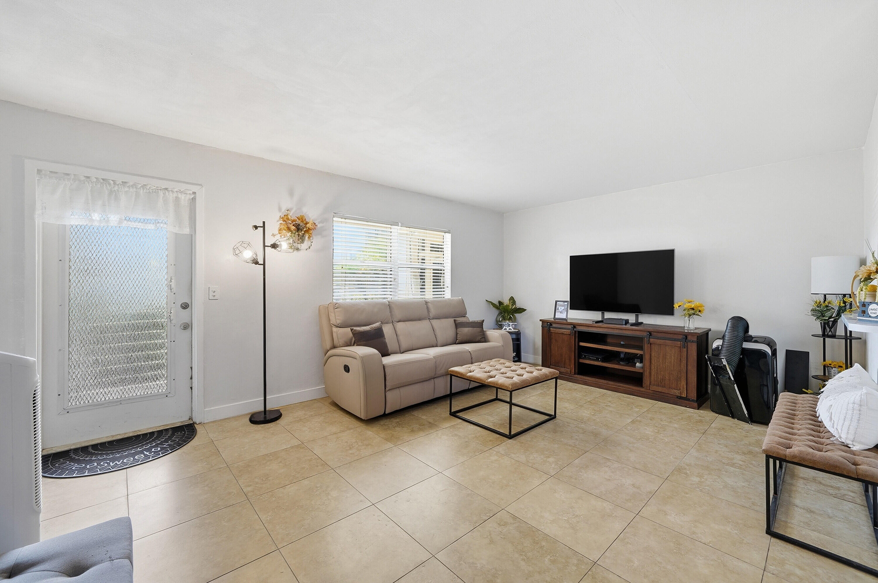 251 Monaco Way Delray Beach, FL 33446 - Photo 8 of 22 08_dsc02976
