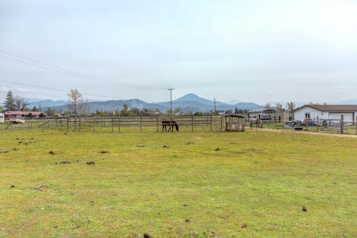 856 East Dutton Road Eagle Point, OR 97524 - Photo 11 of 27 Additional Photo