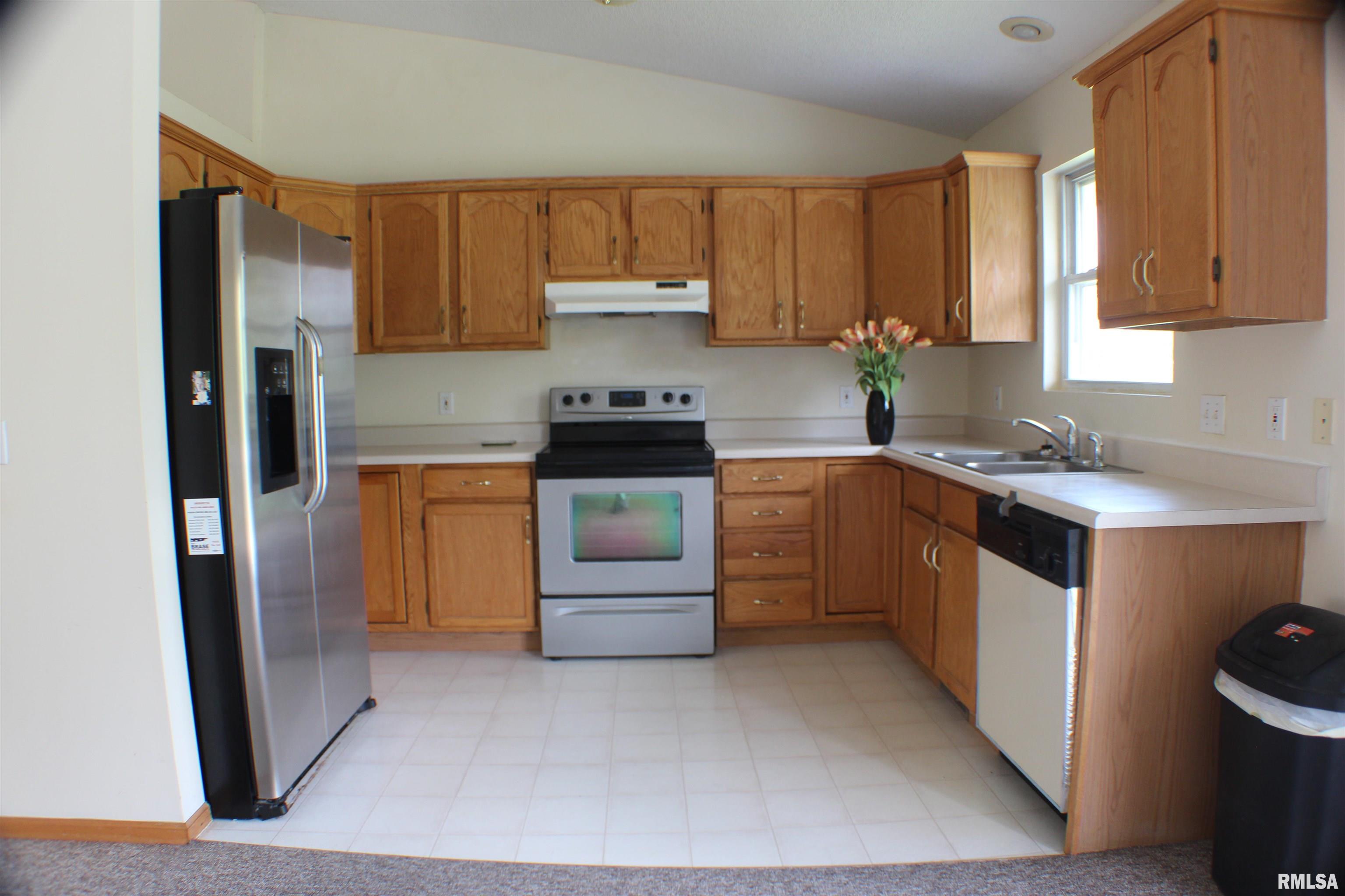 6140 Appomattox Road Davenport, IA 52806 - Photo 2 of 23 Gallery Image 2
