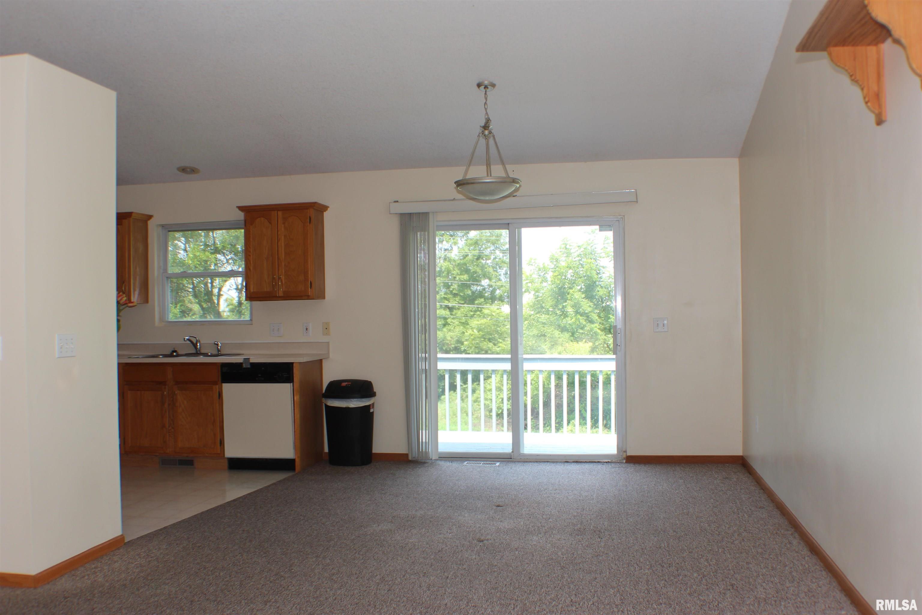 6140 Appomattox Road Davenport, IA 52806 - Photo 6 of 23 Gallery Image 6