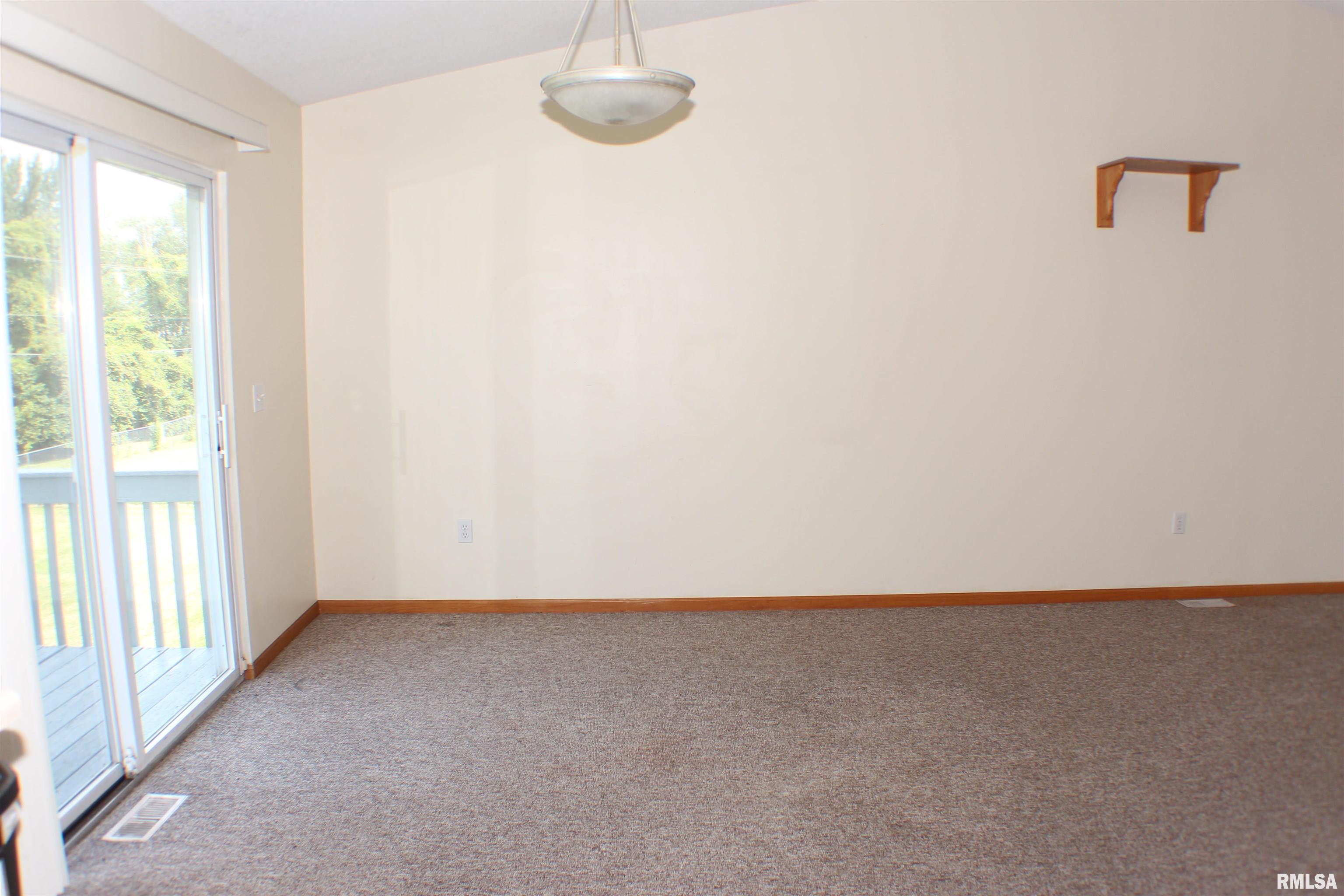 6140 Appomattox Road Davenport, IA 52806 - Photo 7 of 23 Gallery Image 7