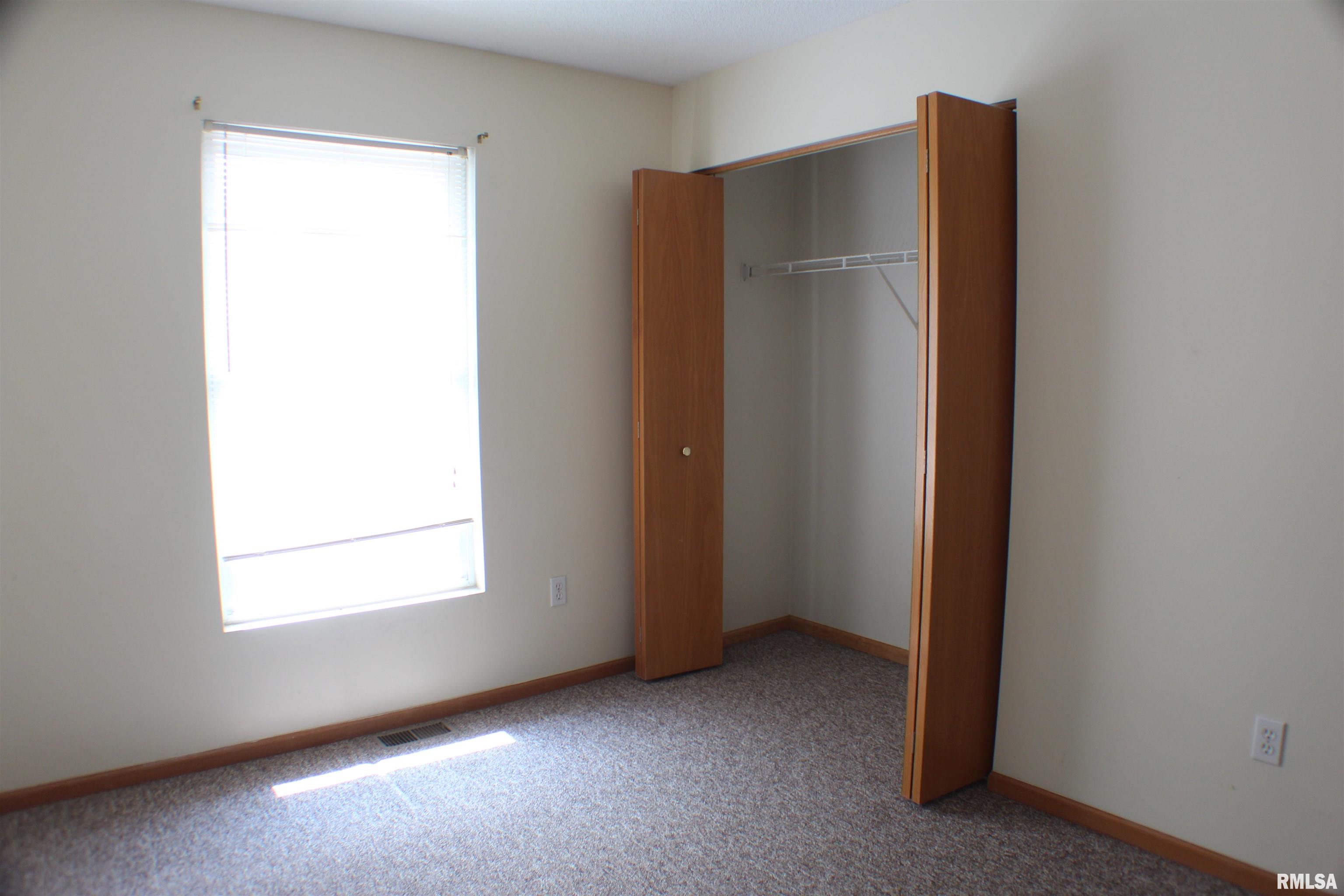 6140 Appomattox Road Davenport, IA 52806 - Photo 9 of 23 Gallery Image 9