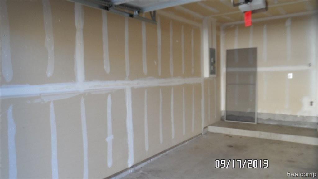 16912 Farmington Road Livonia, MI 48154 - Photo 15 of 20 SAM_7269.JPG