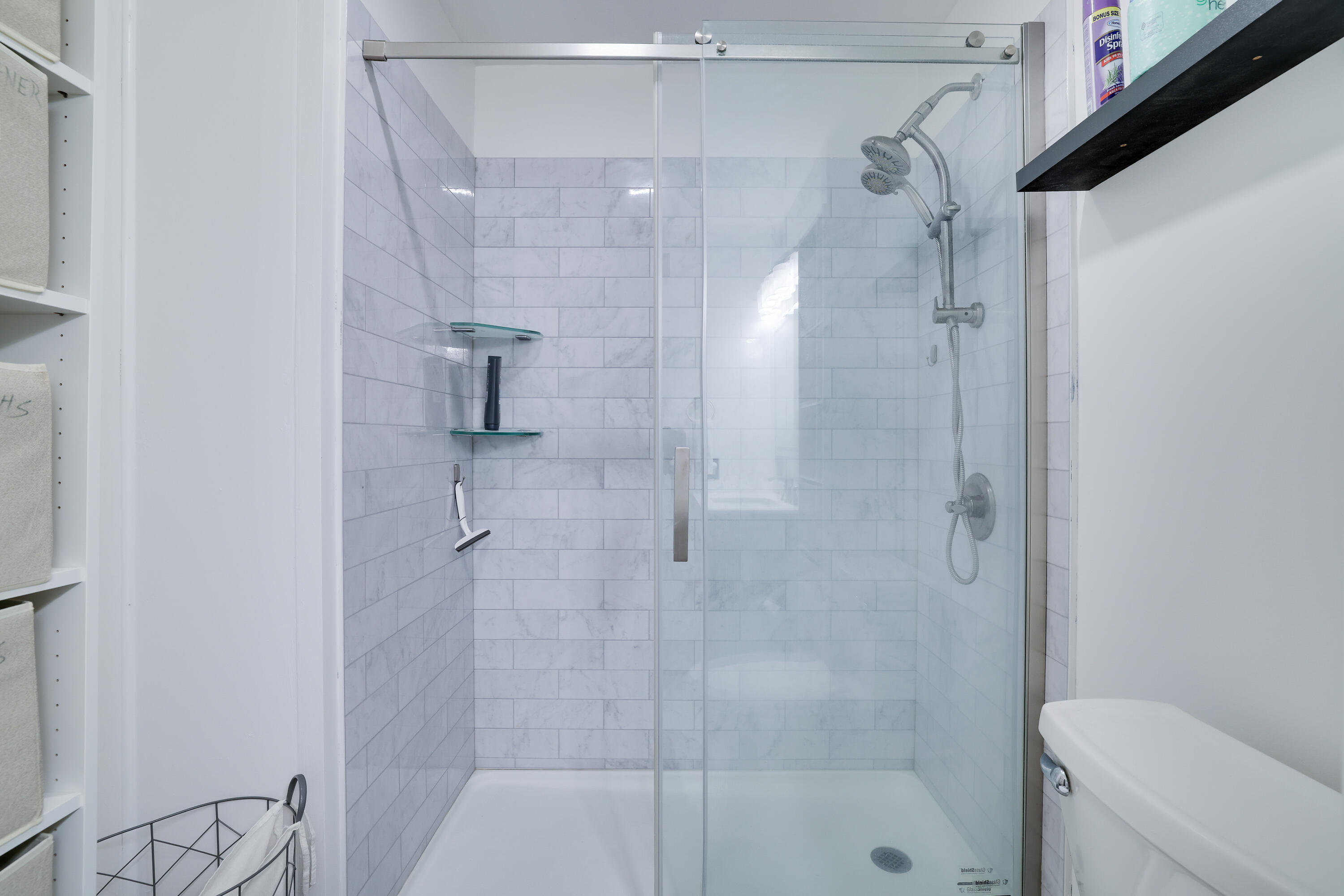 107 Woods Lane Bushkill, PA 18324 - Photo 11 of 34 Stand-up shower