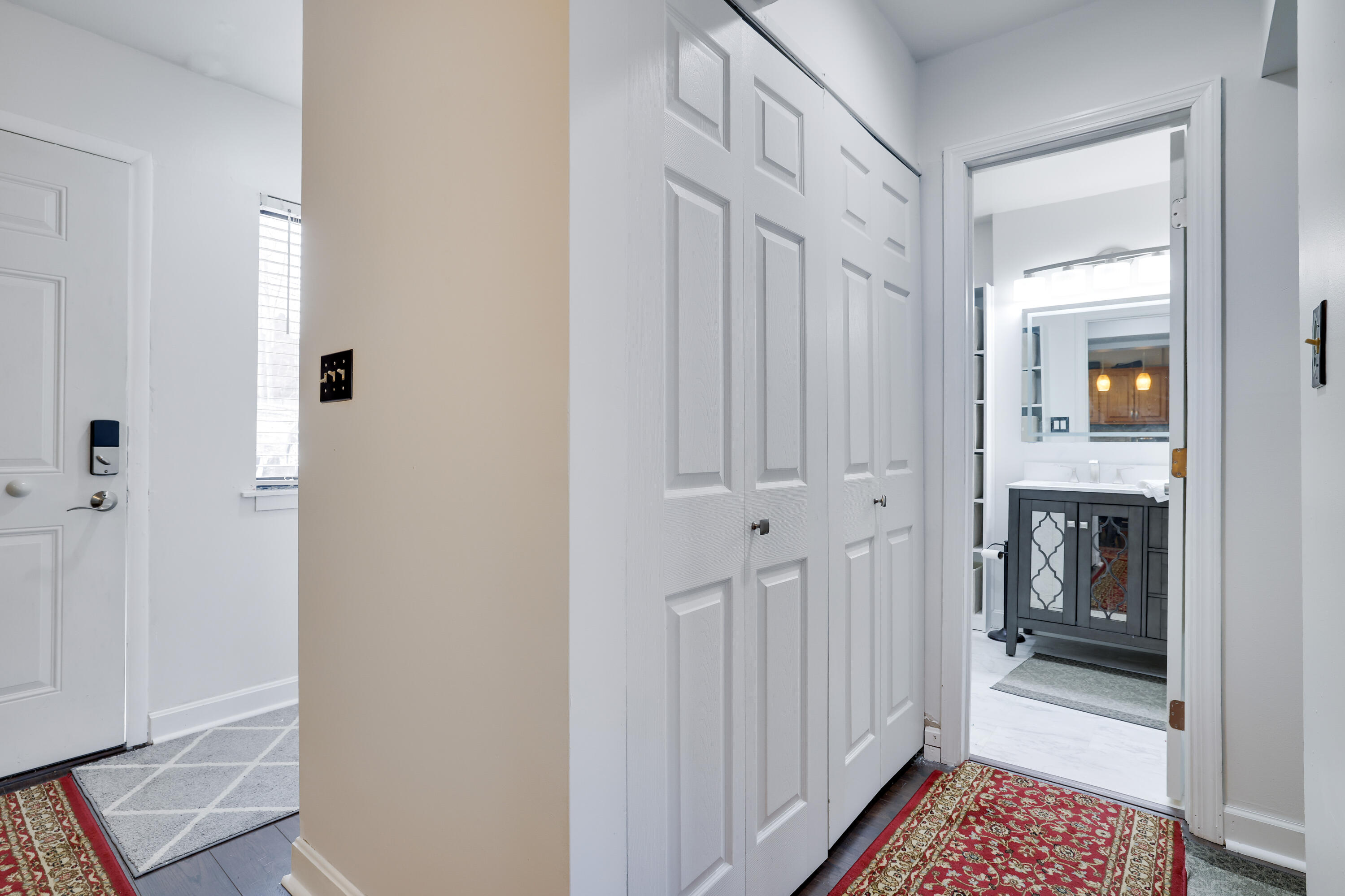 107 Woods Lane Bushkill, PA 18324 - Photo 12 of 34 Hallway to bathroom