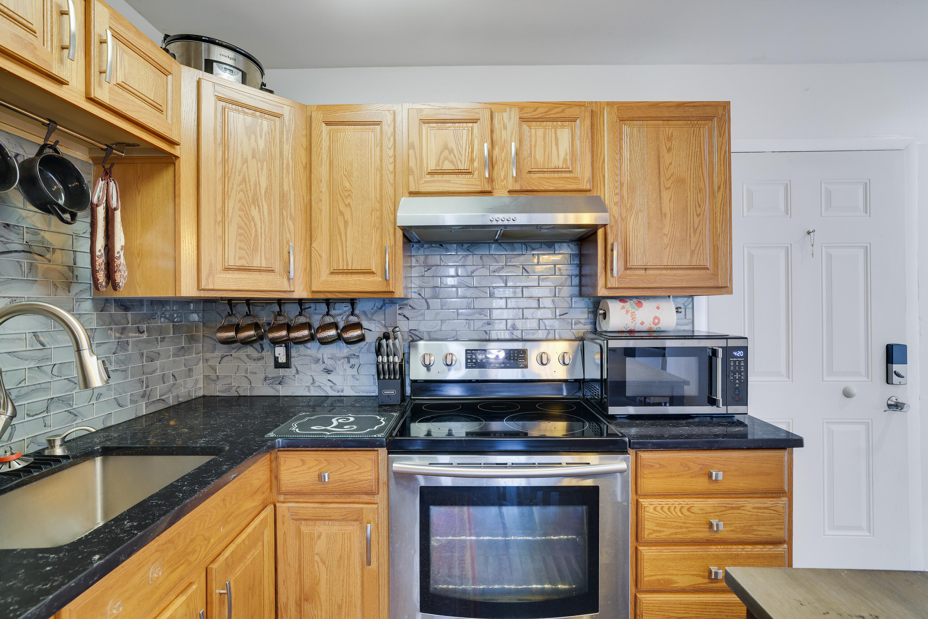 107 Woods Lane Bushkill, PA 18324 - Photo 20 of 34 Kitchen