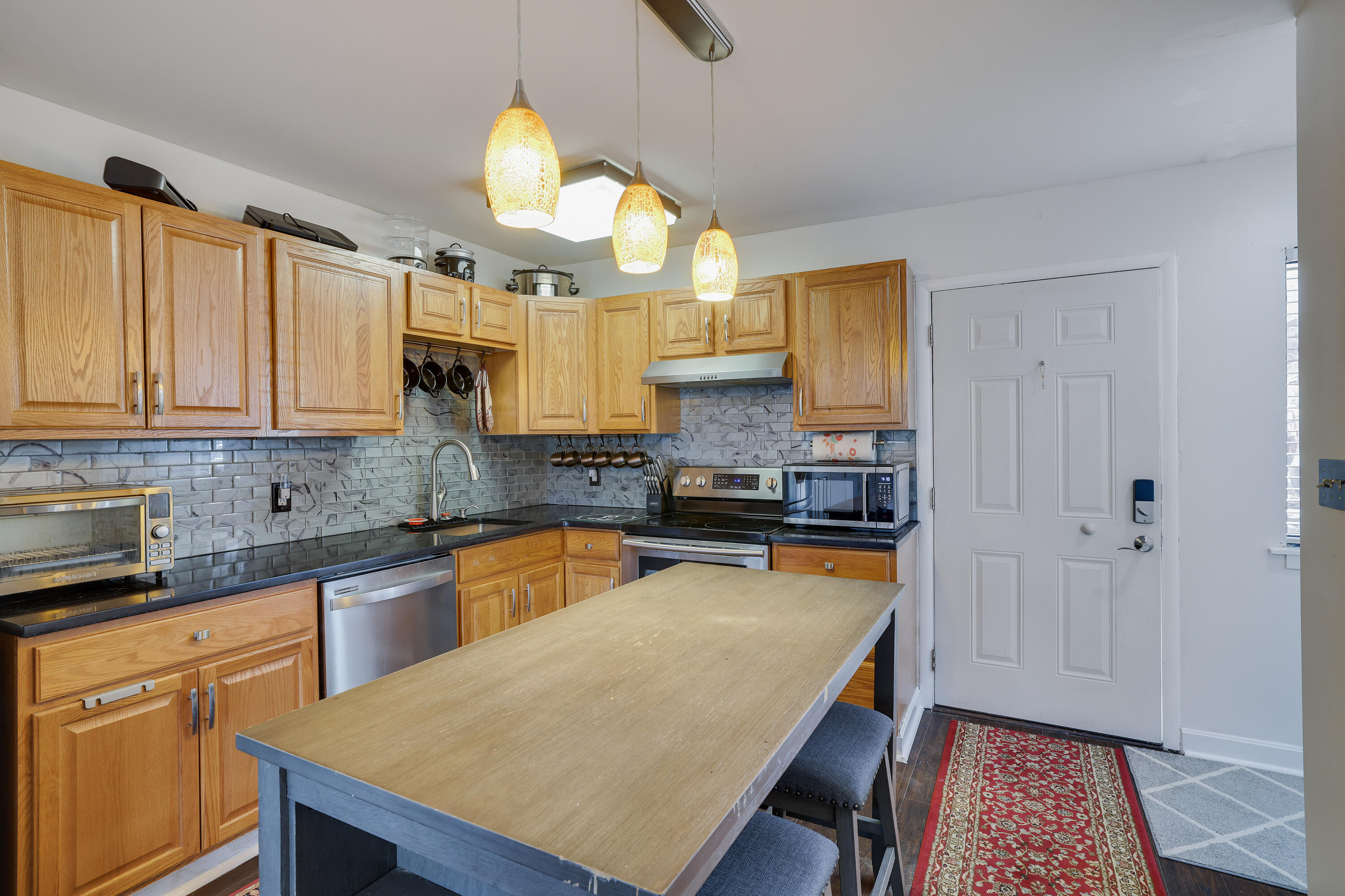 107 Woods Lane Bushkill, PA 18324 - Photo 21 of 34 Kitchen
