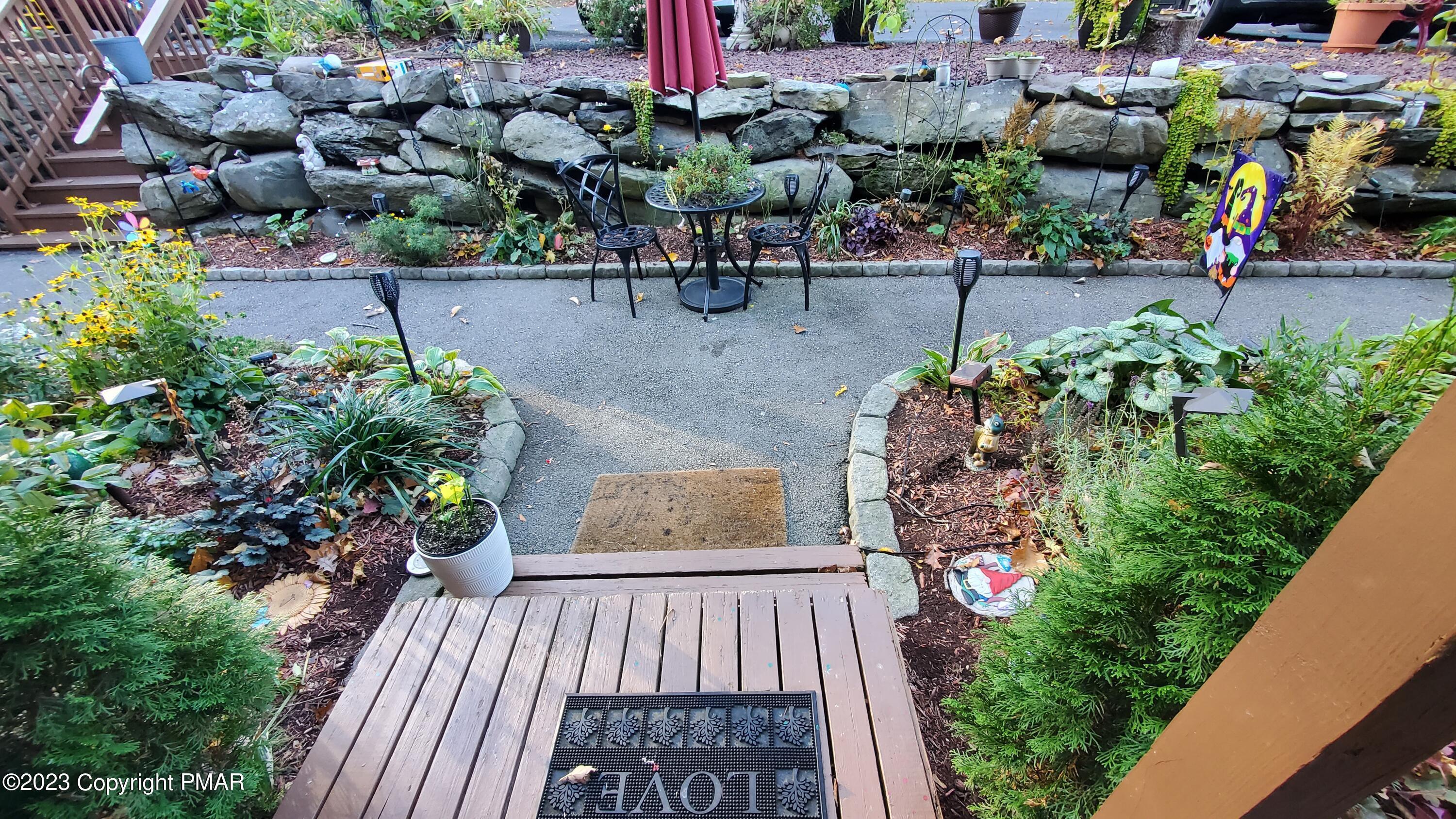 107 Woods Lane Bushkill, PA 18324 - Photo 30 of 34 Landscaping