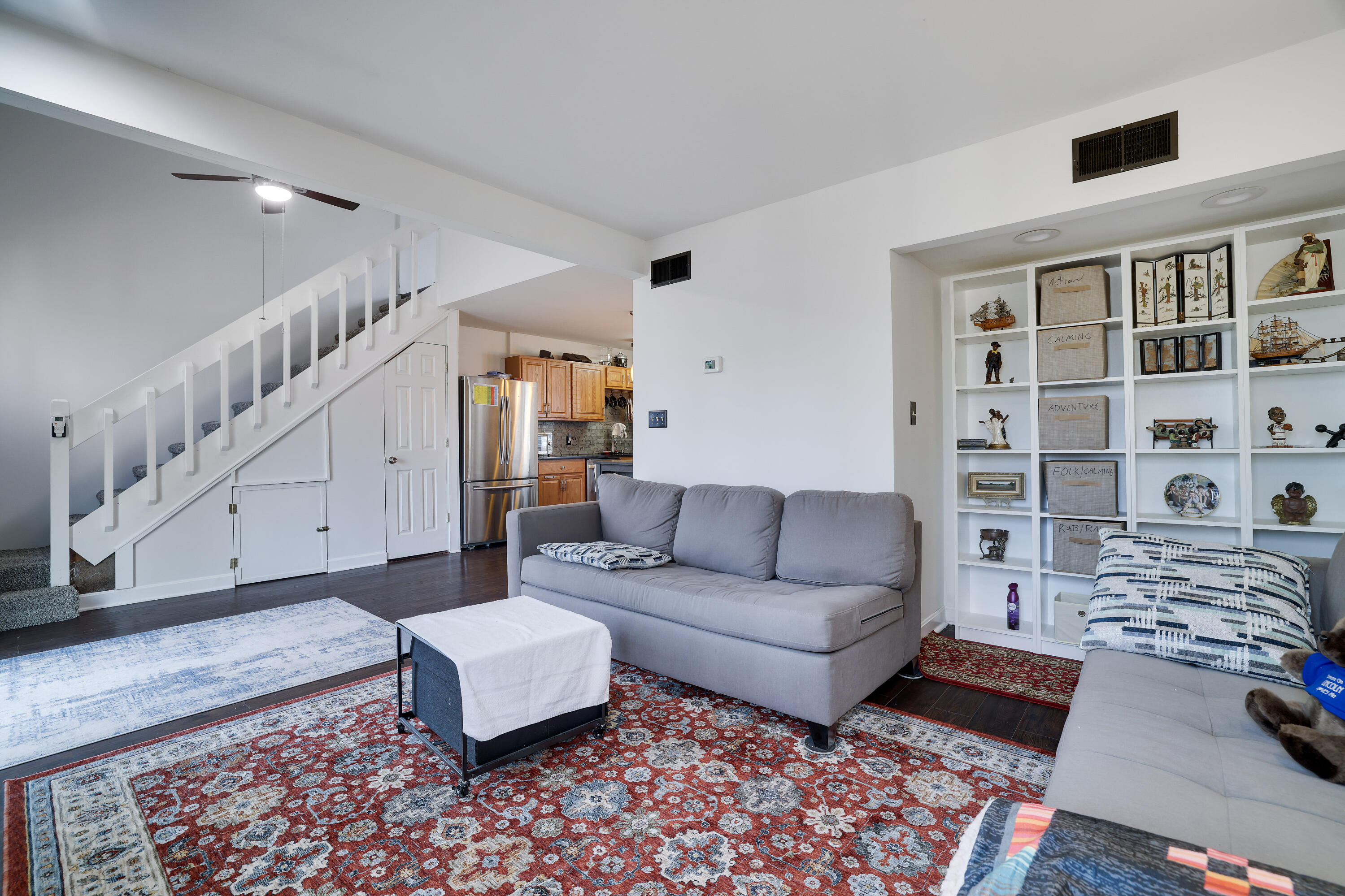 107 Woods Lane Bushkill, PA 18324 - Photo 3 of 34 Livingroom v2