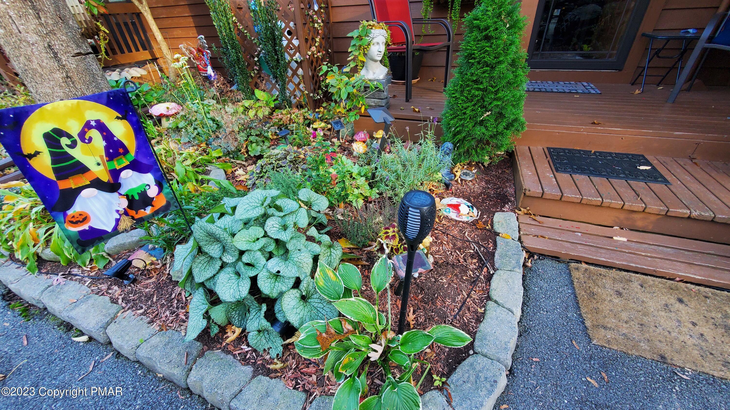 107 Woods Lane Bushkill, PA 18324 - Photo 31 of 34 Landscaping