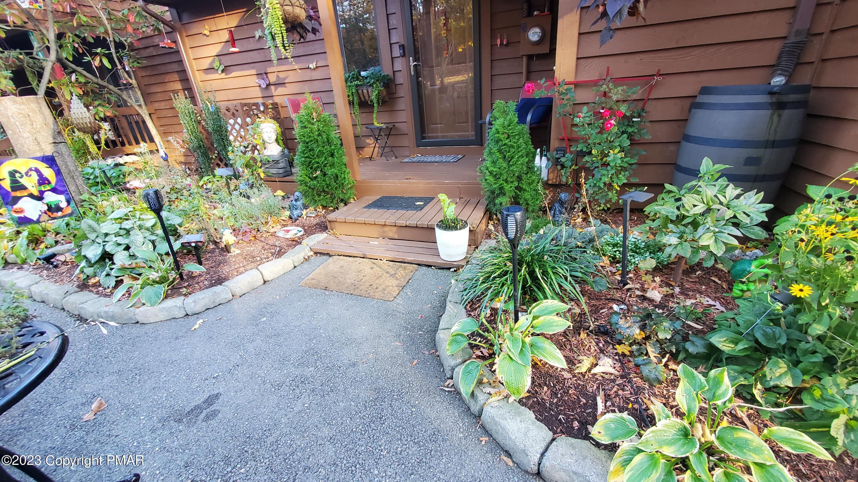 107 Woods Lane Bushkill, PA 18324 - Photo 32 of 34 Landscaping