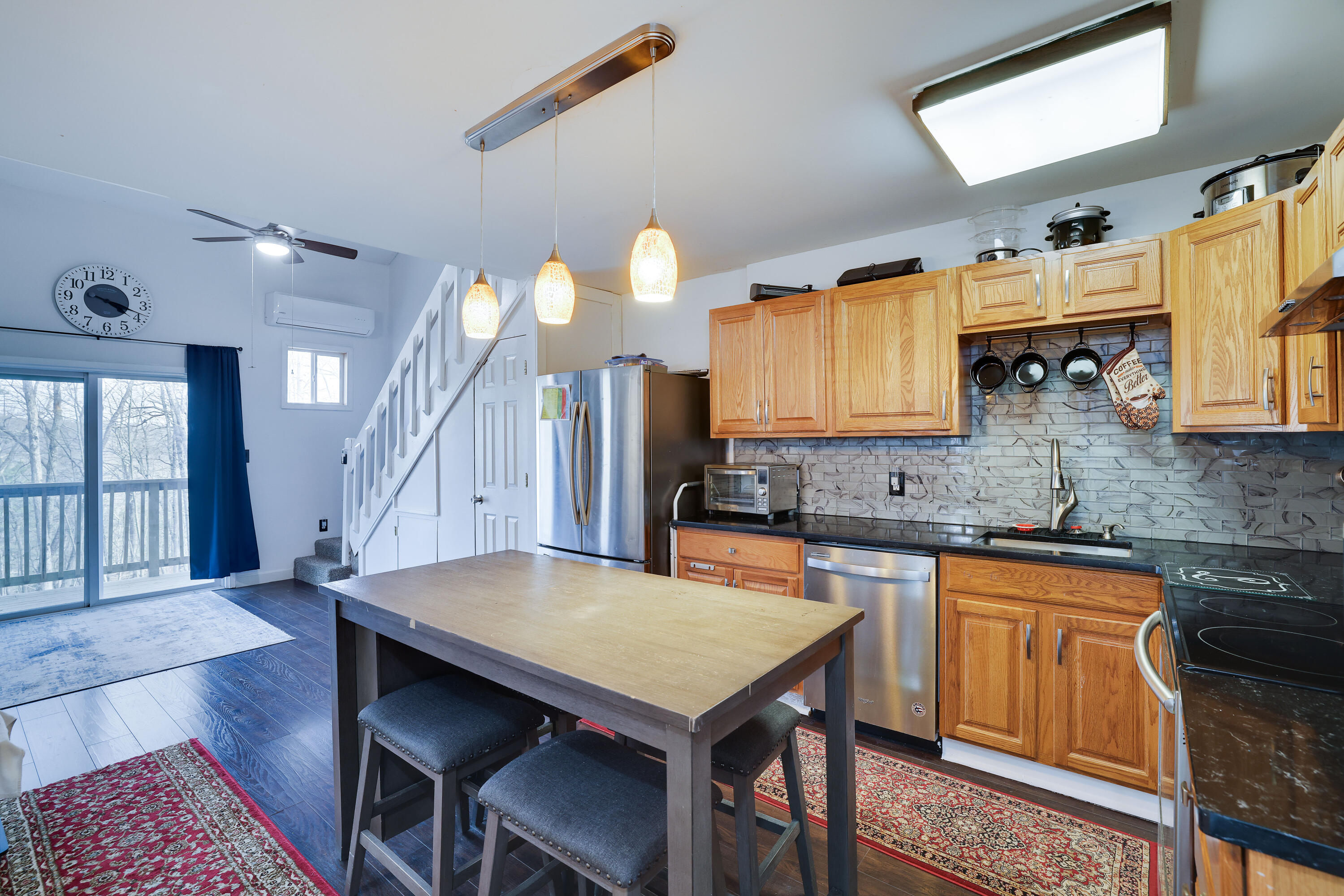 107 Woods Lane Bushkill, PA 18324 - Photo 6 of 34 Kitchen v3