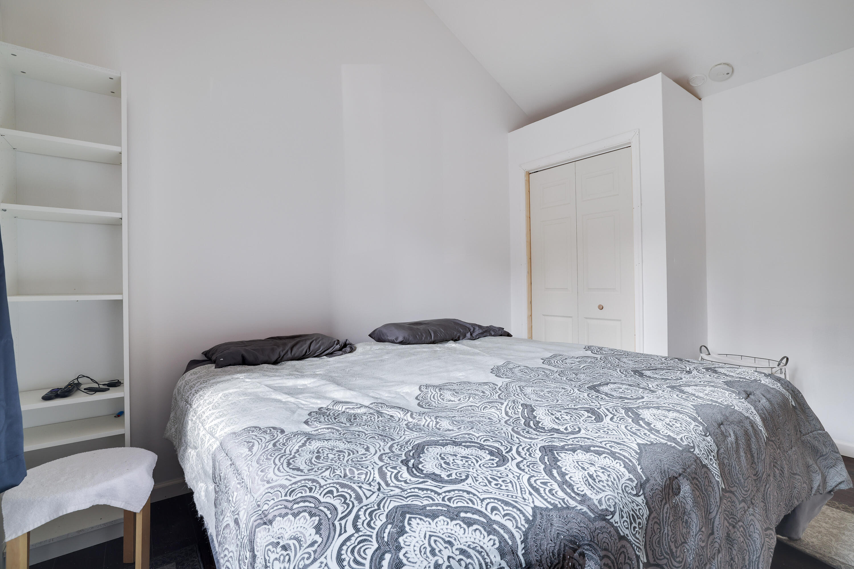 107 Woods Lane Bushkill, PA 18324 - Photo 8 of 34 Primary bedroom v2