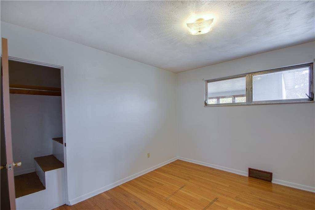 102 Grohman Road Butler, PA 16002 - Photo 6 of 21