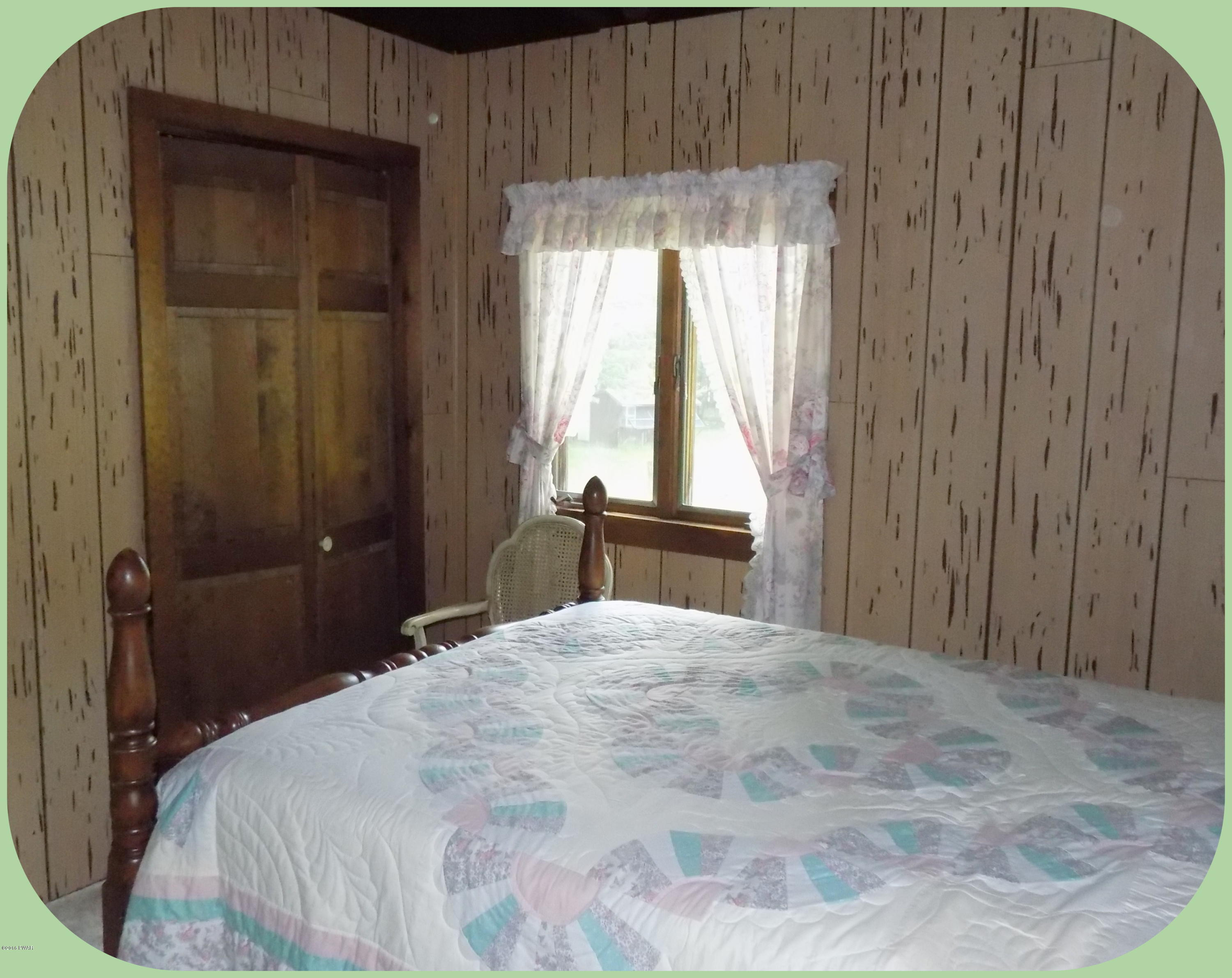 141 Gilpin Road Newfoundland, PA 18445 - Photo 27 of 54 Bedroom 2