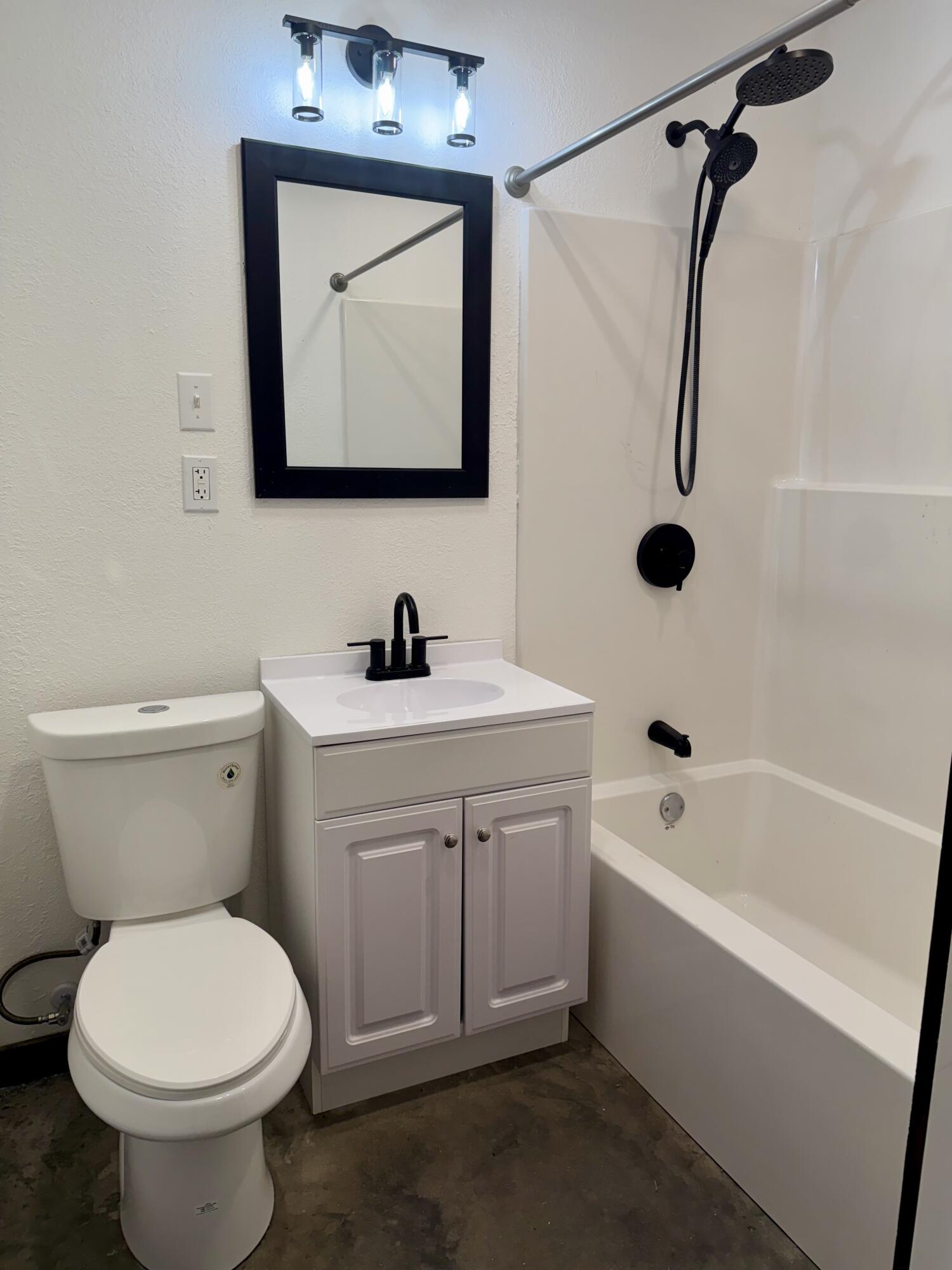 3494 Spence School Road Mansfield, MO 65704 - Photo 17 of 31 Full Bathroom