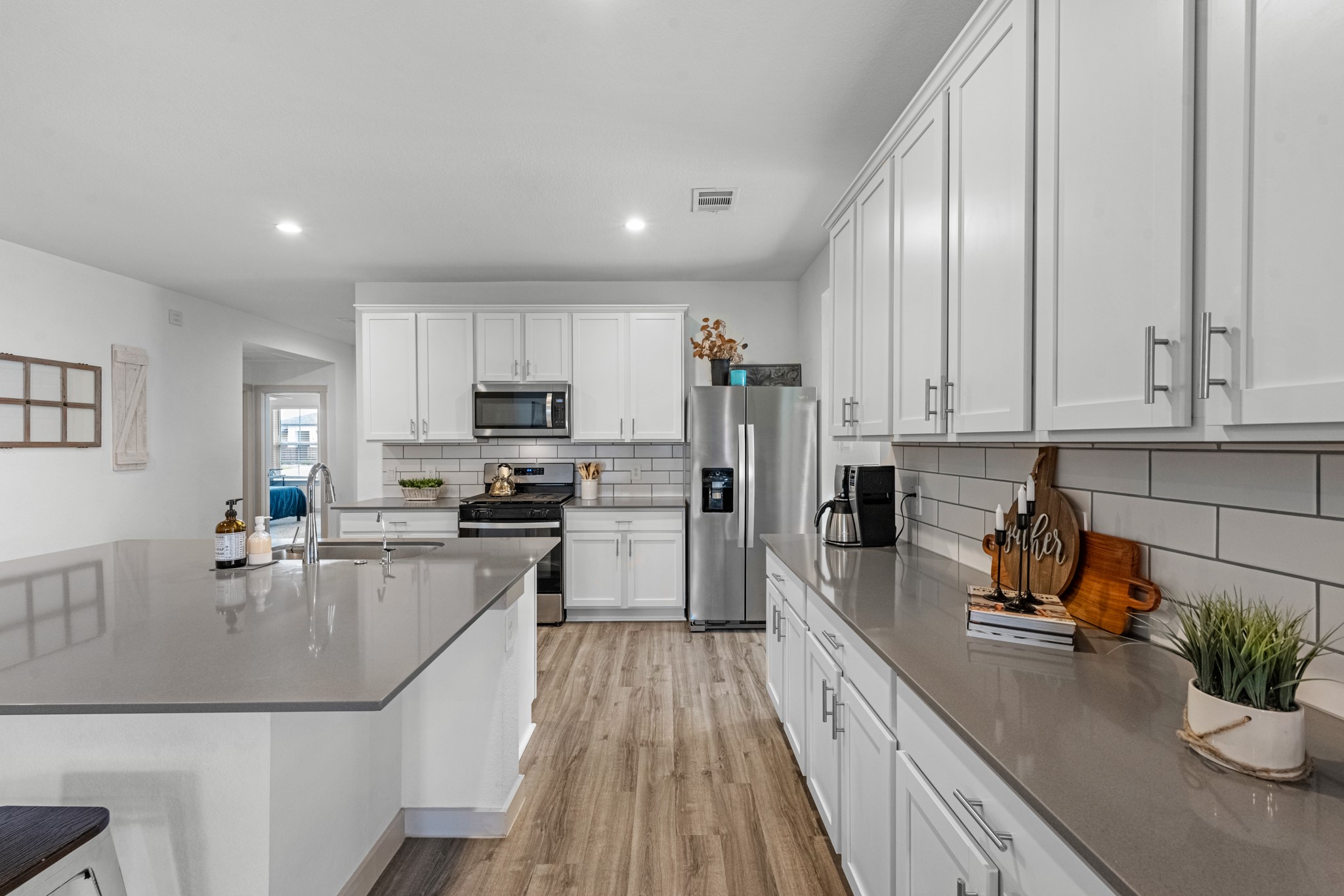 923 Kinder Sky Lane Rosharon, TX 77583 - Photo 15 of 37