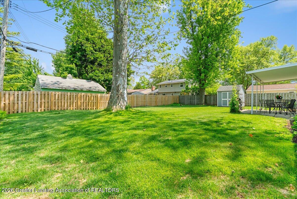 2913 Quincy Lane Lansing, MI 48910 - Photo 33 of 36 09-Media Jett - 08