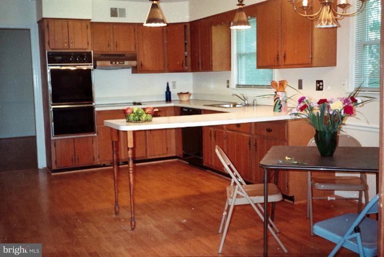 2313 North Gate Terrace Silver Spring, MD 20906 - Photo 4 of 22 Kitchen