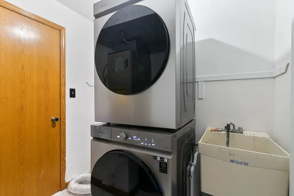 $240,000 | 11015 Theresa Circle, Unit 3C, Palos Hills, IL 60465
