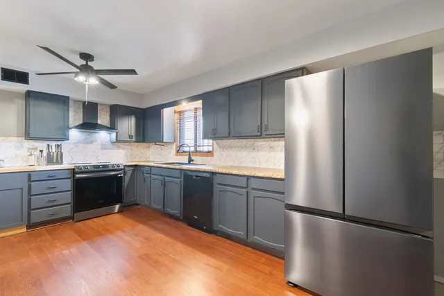 $245,000 | 11015 Theresa Circle, Unit 3C, Palos Hills, IL 60465