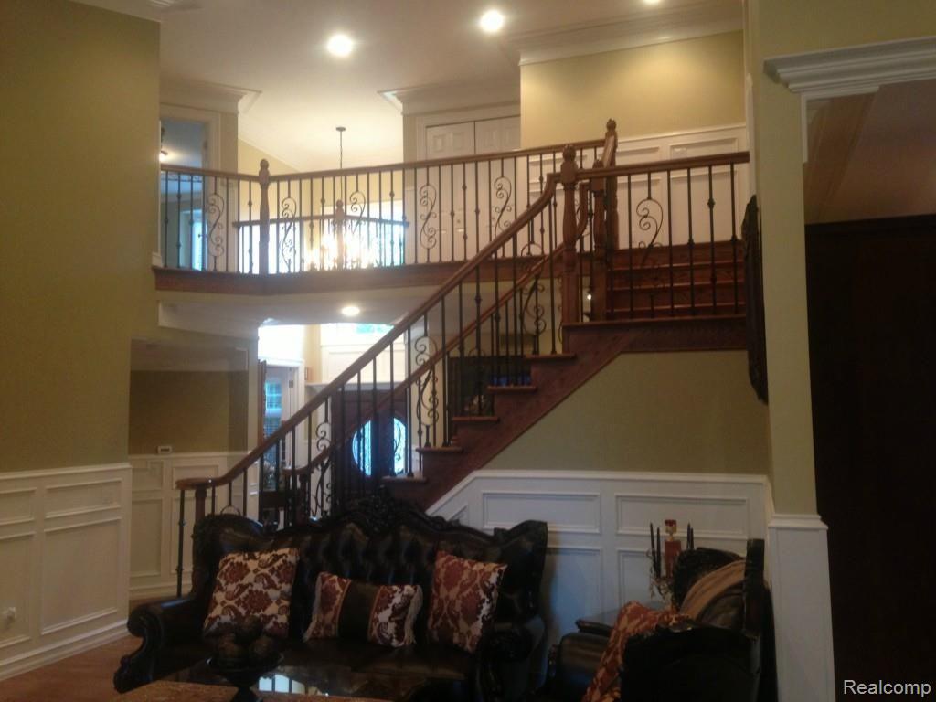 347 Mystic Valley Rochester Hills, MI 48307 - Photo 17 of 31