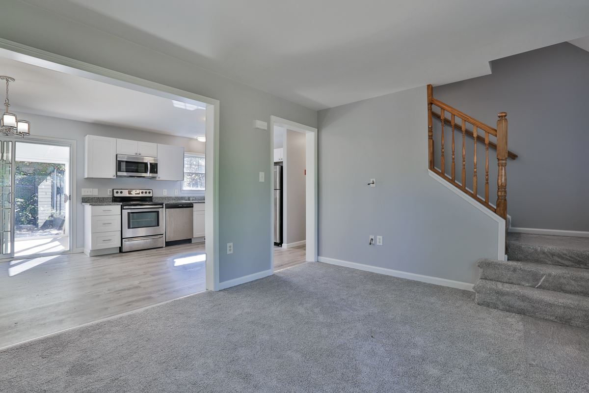 175 Haverhill Road Windham, NH 03087 - Photo 9 of 20