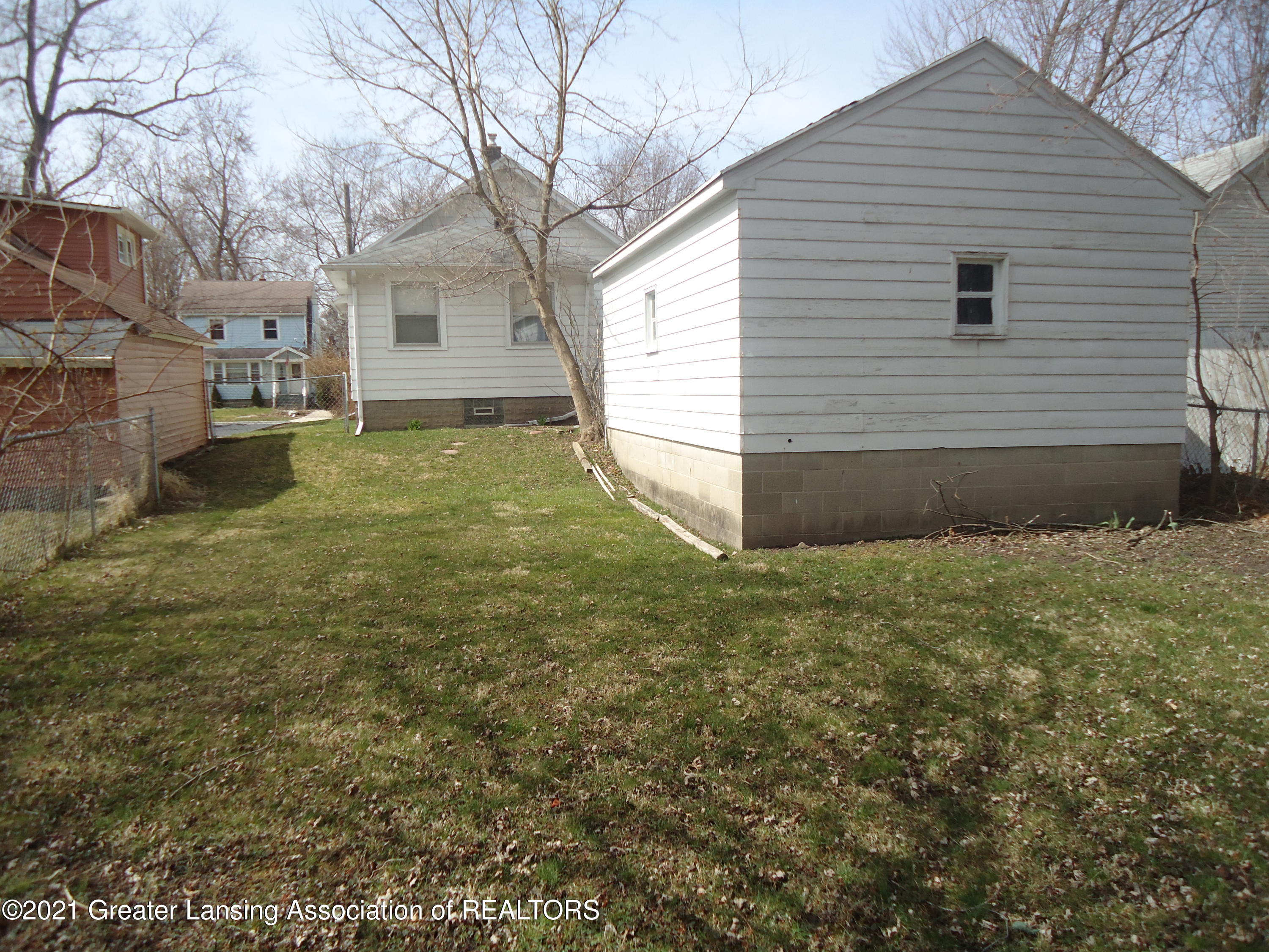 1833 South Rundle Avenue Lansing, MI 48910 - Photo 16 of 16 1833 S Rundle 022