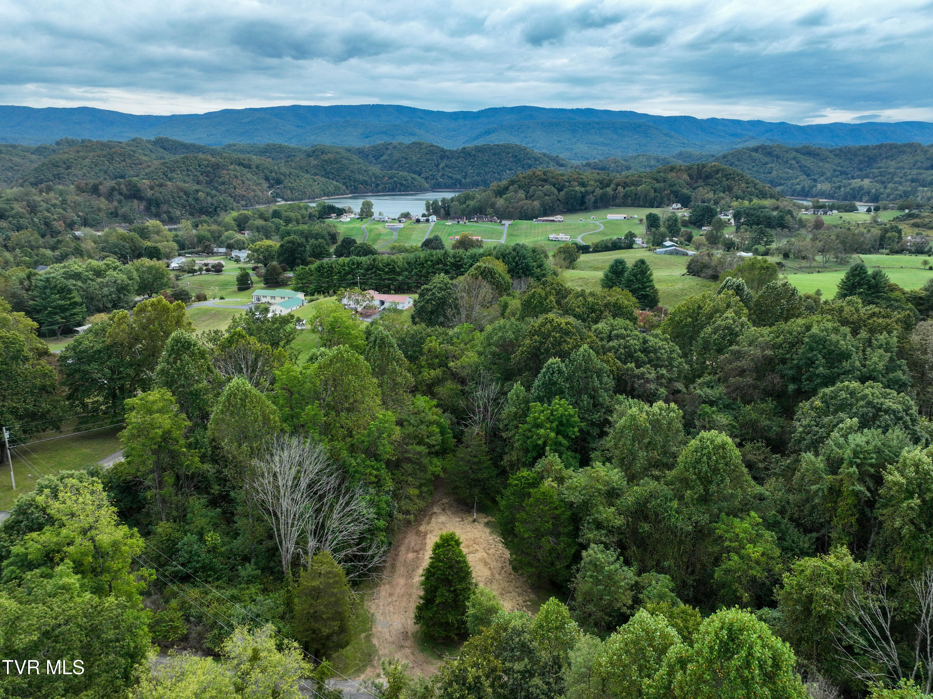 22290 Sugarbush Lane Abingdon, VA 24211 - Photo 17 of 25 22290 Sugarbush Ln Drone ELISE-32