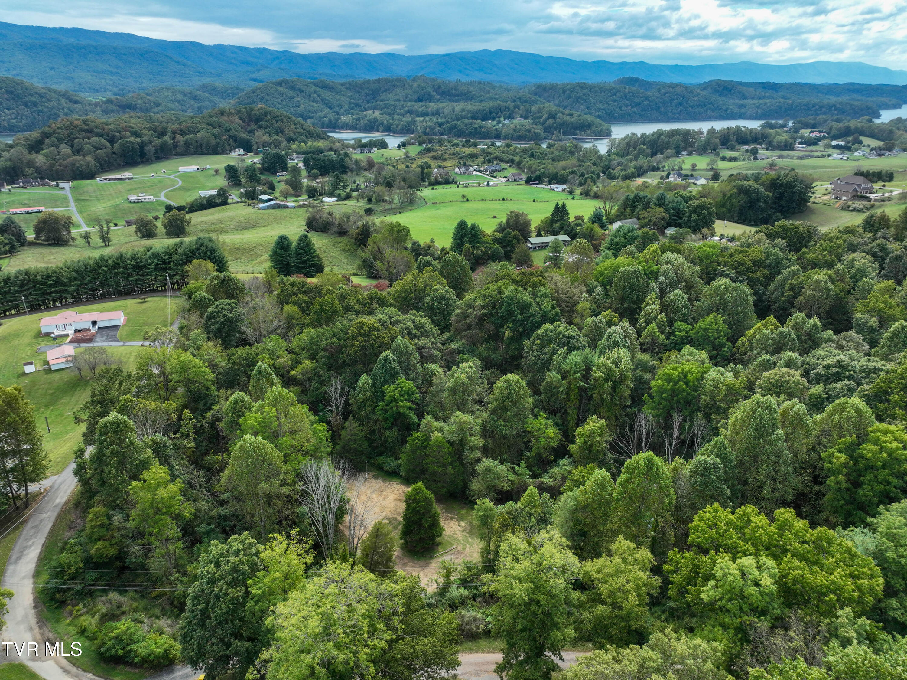 22290 Sugarbush Lane Abingdon, VA 24211 - Photo 22 of 25 22290 Sugarbush Ln Drone ELISE-15