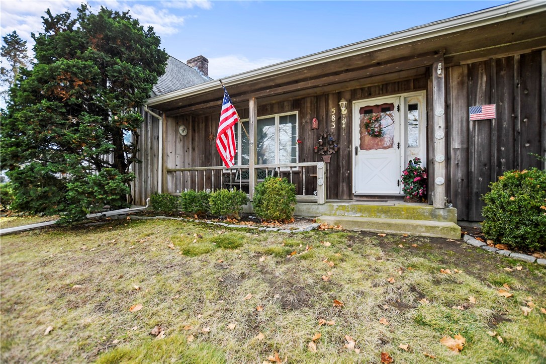 583 Turner Road Middletown, RI 02842 - Photo 3 of 48