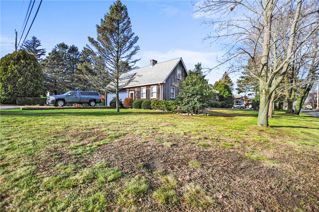 583 Turner Road Middletown, RI 02842 - Photo 4 of 48