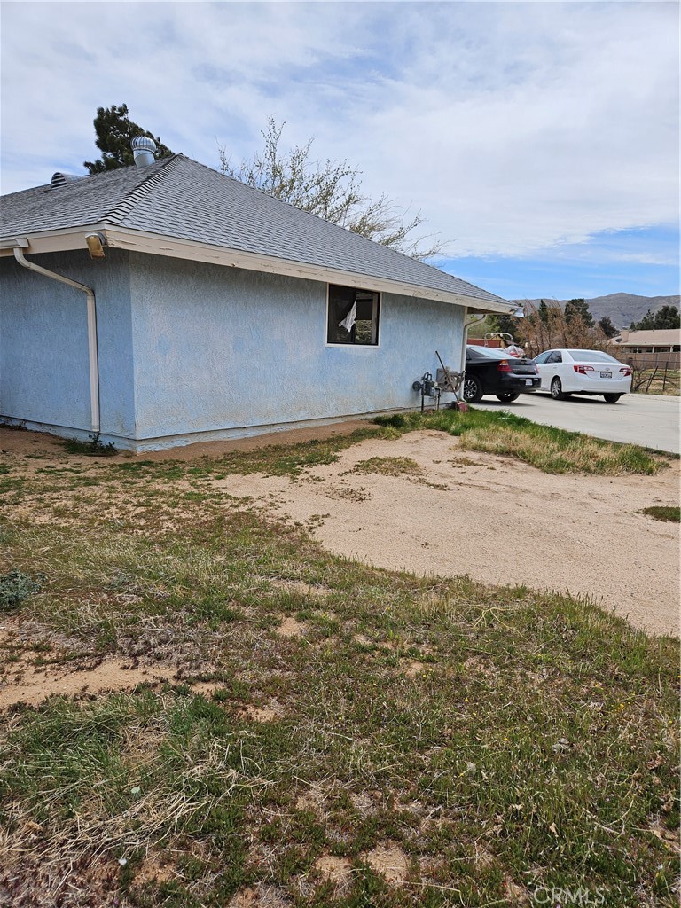 11175 Tyee Road Apple Valley, CA 92308 - Photo 14 of 31 a view of parking area