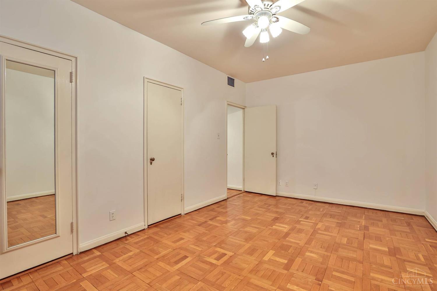 2376 Madison Road, Unit 37 Cincinnati, OH 45208 - Photo 13 of 22 Gallery Image 13