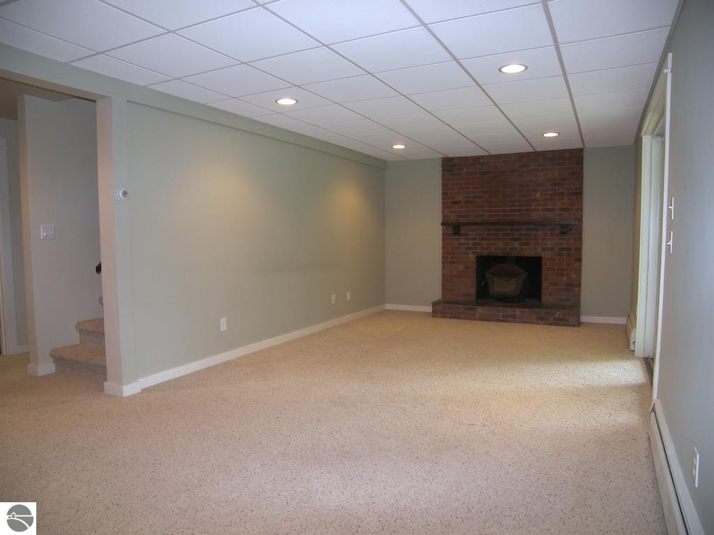 2593 Nelson Road Traverse City, MI 49686 - Photo 35 of 90 1791273-34.JPG