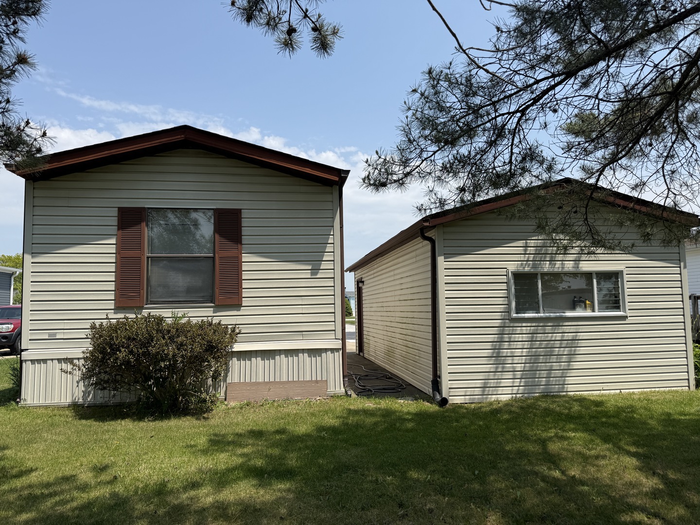 17 Cardinal Drive Beecher, IL 60401 - Photo 15 of 17 a view of a house with a yard