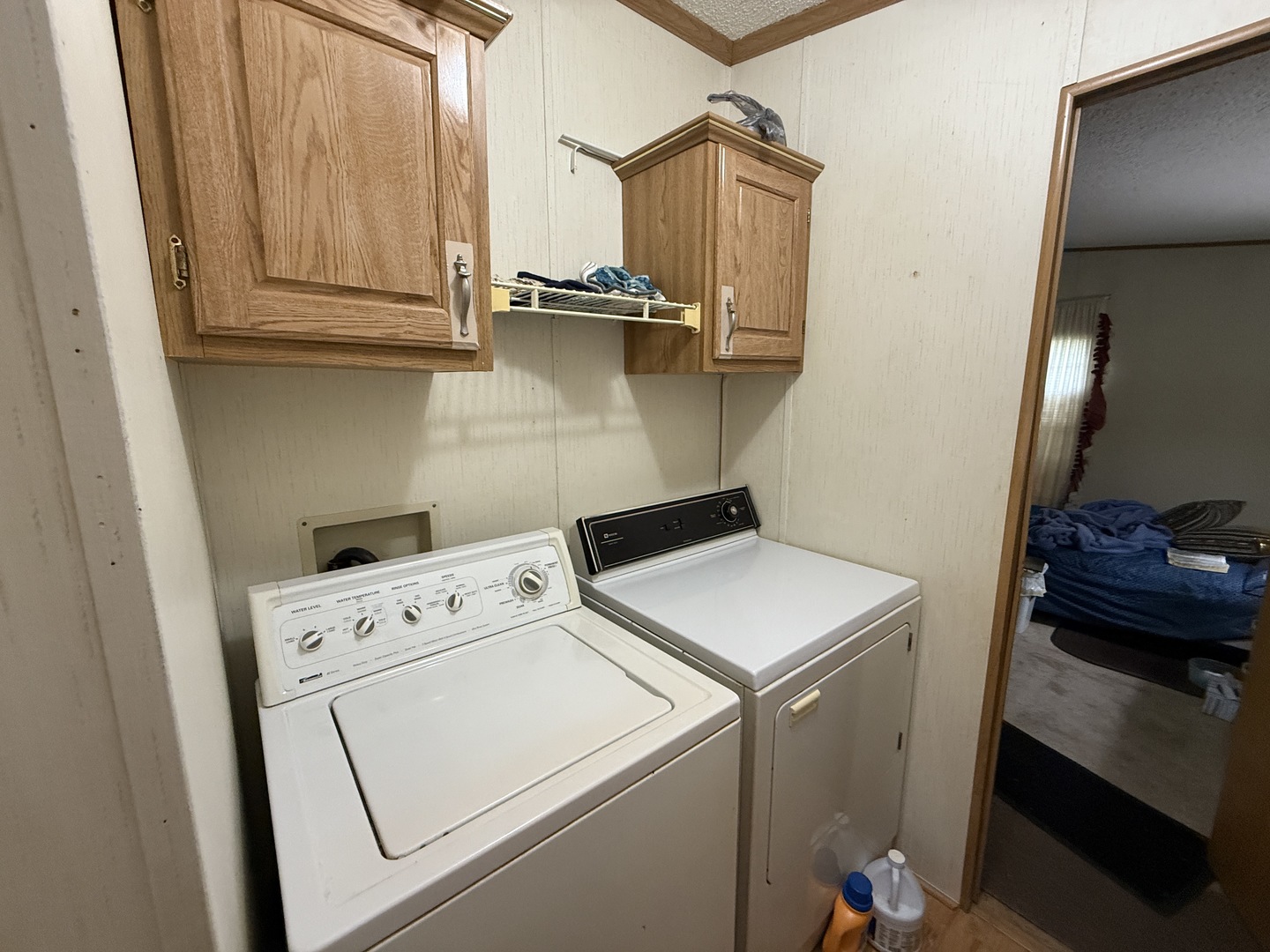 17 Cardinal Drive Beecher, IL 60401 - Photo 7 of 17 a utility room with dryer and washer
