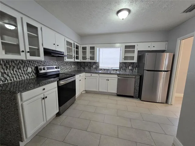 $2,150 | 2216 Tanglewood Way, Brandon, FL 33511