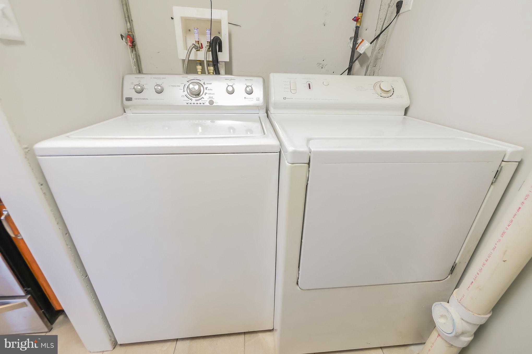 4410 Annapolis Road Baltimore, MD 21227 - Photo 11 of 31 a utility room with dryer and washer