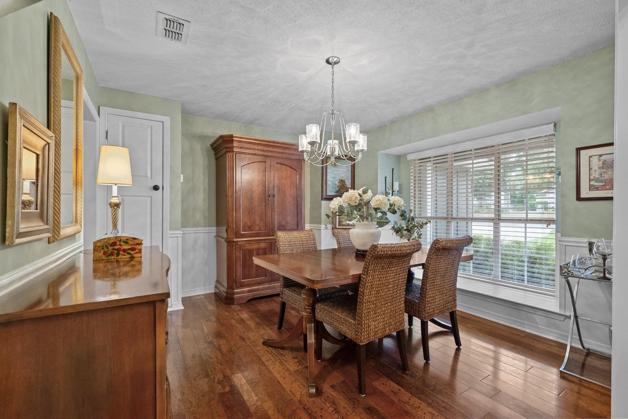 510 Ridgewood Drive Daphne, AL 36526 - Photo 6 of 51 Dining Area